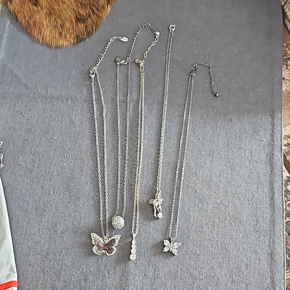 Lot of 5 dainty necklaces butterflies fairy crystals chains EUC - Picture 5 of 10